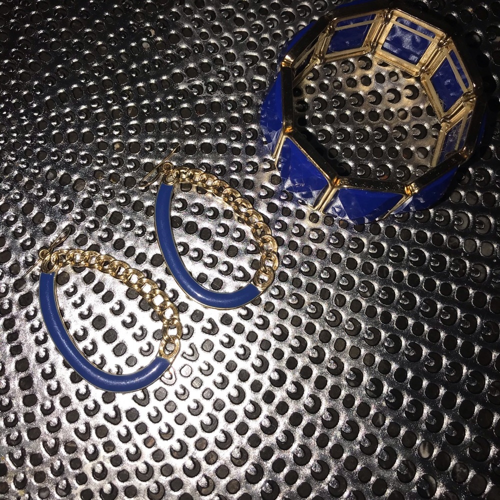 Beautiful matching bracelets and earings💕